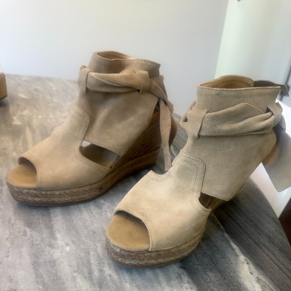 Kanna Tan Suede Wedge